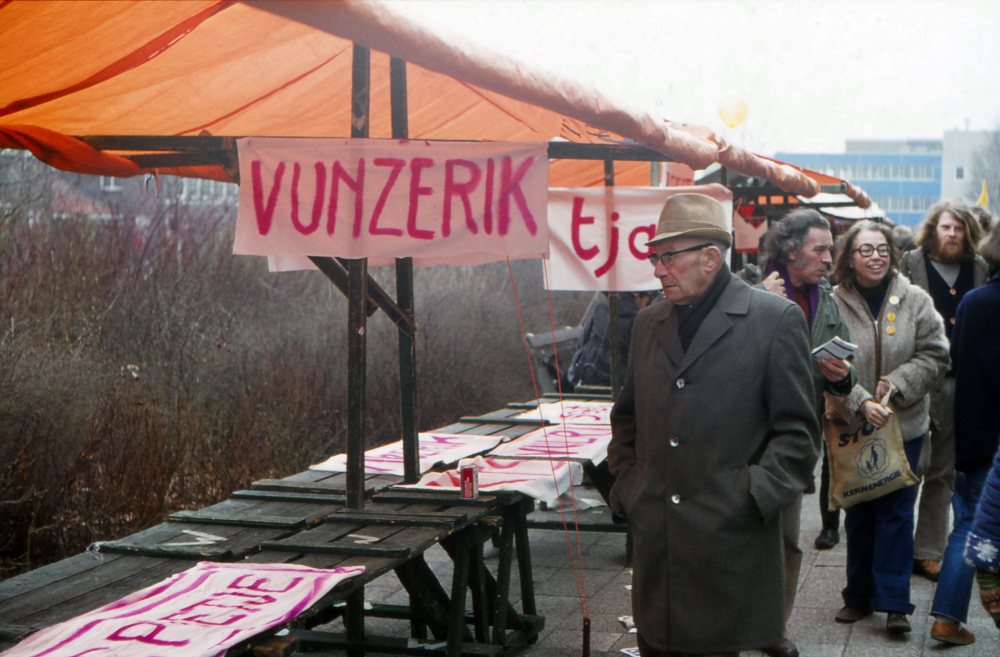 Bekijk detail van "Demonstratie tegen uitbreiding van Urenco Nederland (UCN)"