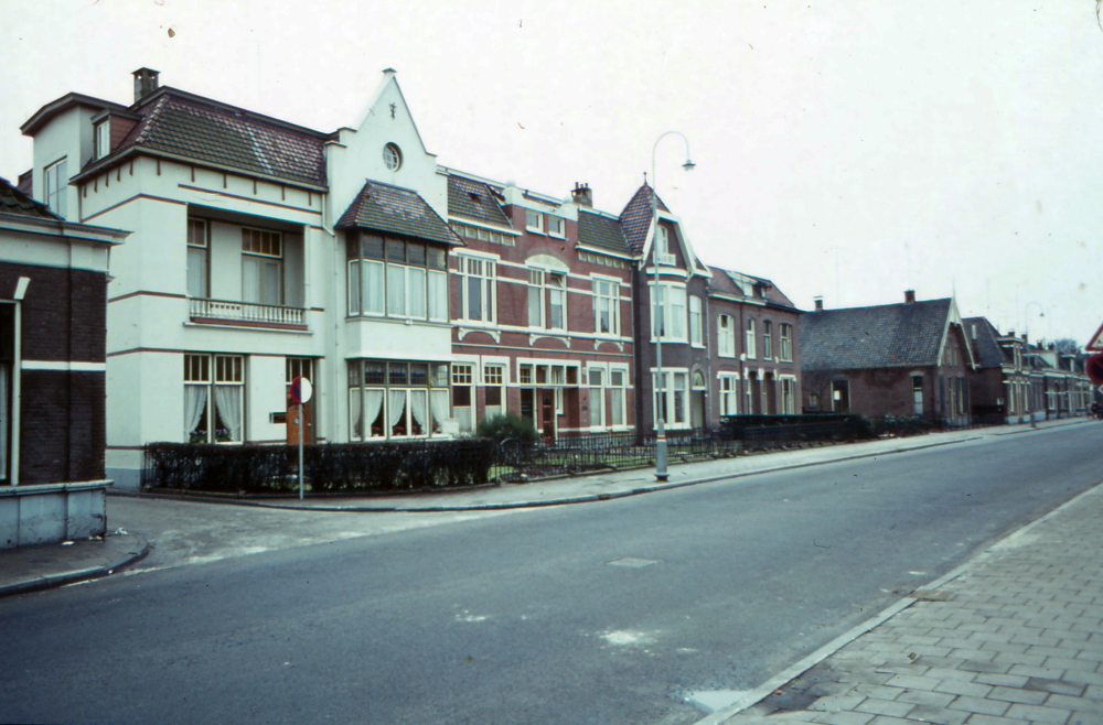 Bekijk detail van "Woningen Wierdensestraat"