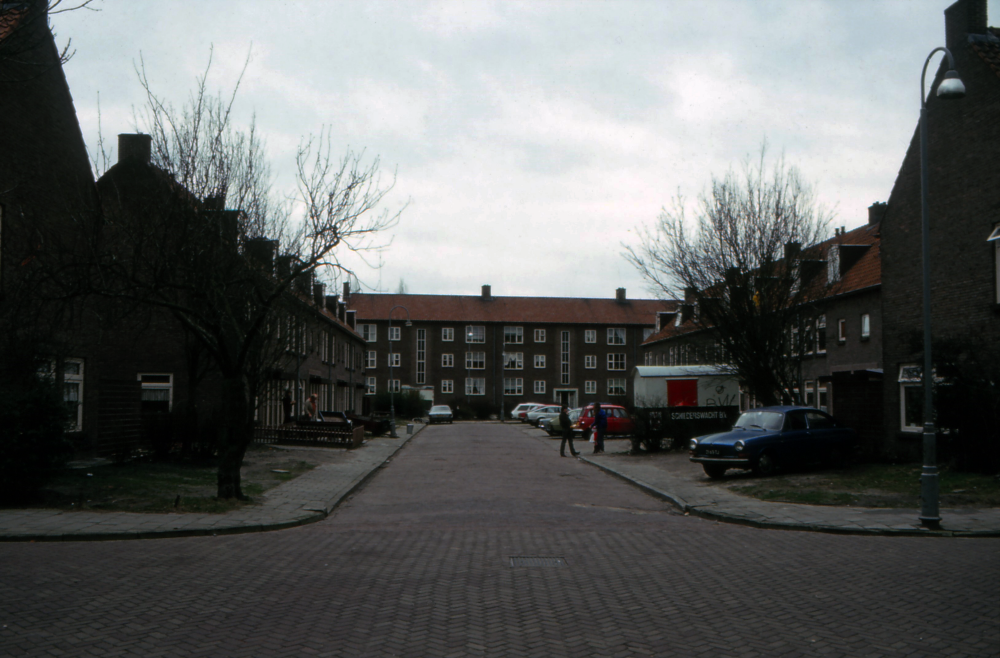 Bekijk detail van "Woningen Van Markenhof"