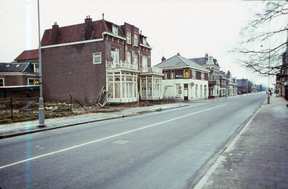 Bekijk detail van "Winkeliers Wierdensestraat"