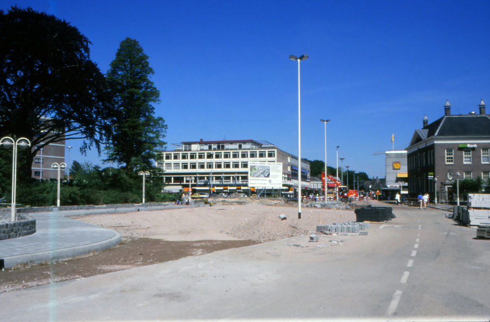 Bekijk detail van "Busstation Wierdensestraat"