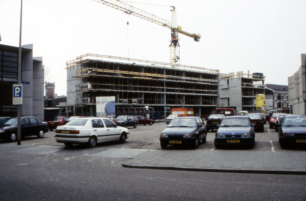 Bekijk detail van "Flatwoningen Maisonnettes"