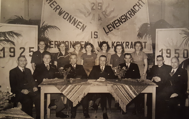 Bekijk detail van "Goor. 1950. 25-Jarig jubileum Herwonnen Levenskracht. Vereniging ter bestrijding van <span class="highlight">Tuberculose</span> der Katholieke Arbeiders Beweging"