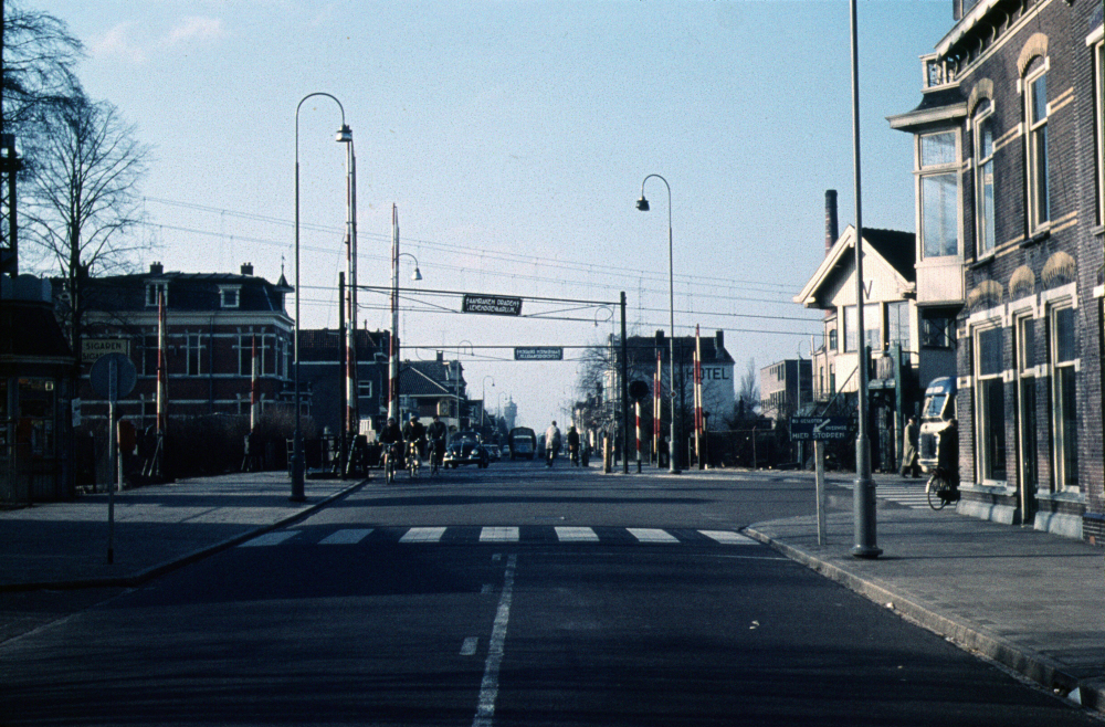 Bekijk detail van "Spoorwegovergang Wierdensestraat"