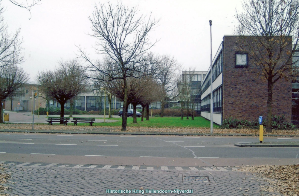 Bekijk detail van "Gemeentehuis aan Achter de Keizer voor de uitbreiding van het Gemeentehuis rond 2005"