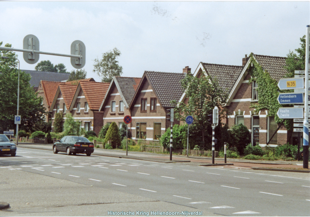 Bekijk detail van "Kruising Grotestraat/ v.d. Muelenweg/ <span class="highlight">Constantijnstraat</span>"