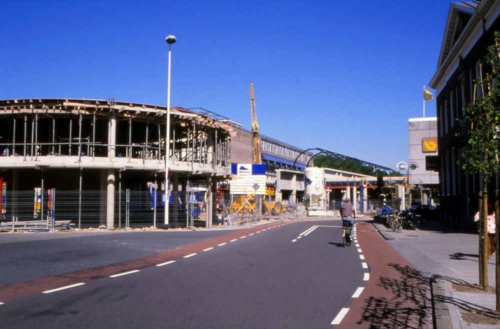 Bekijk detail van "Winkelcentrum De Galerij"