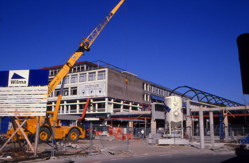 Bekijk detail van "Winkelcentrum De Galerij"