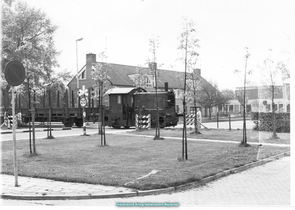 Bekijk detail van "Locomotiefje van de Koninklijke Stoom Weverij."