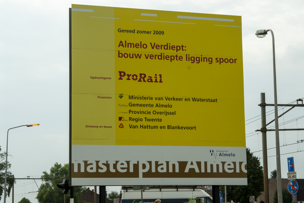 Bekijk detail van "Verdiept spoor"