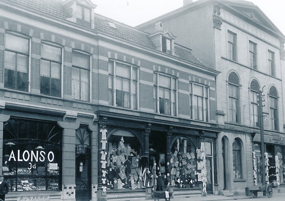 Bekijk detail van "Winkeliers Oude Markt"