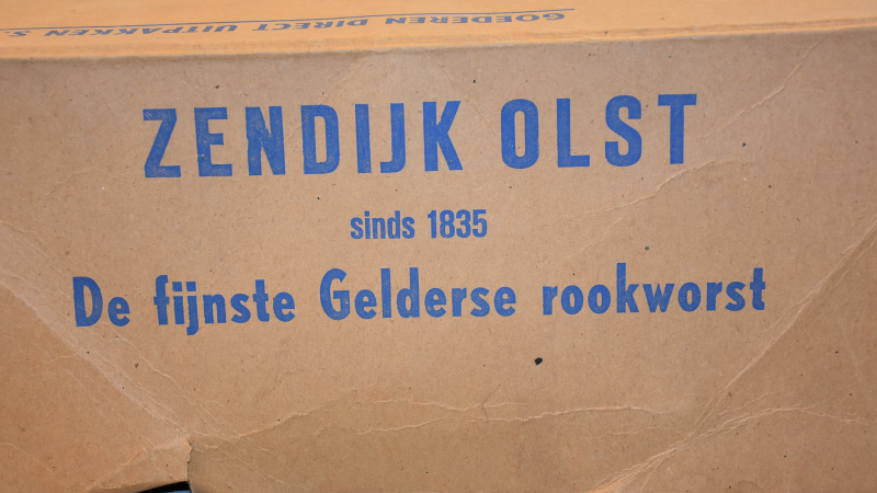 Bekijk detail van "Deksel van Zendijk doos met opschrift"