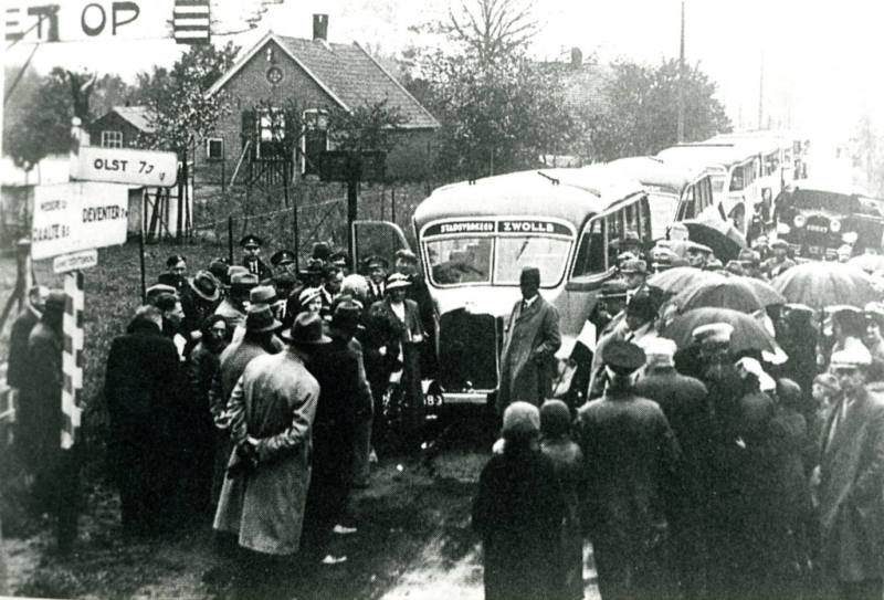 Bekijk detail van "Opening busdienst Deventer - Ommen te Wesepe, 1935"