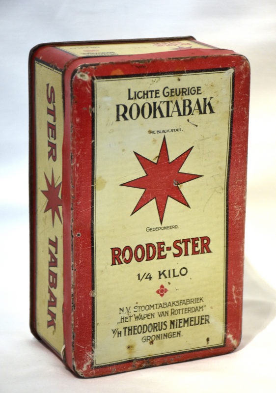 Bekijk detail van "Blik Rooktabak Rode Ster ¼ kg."