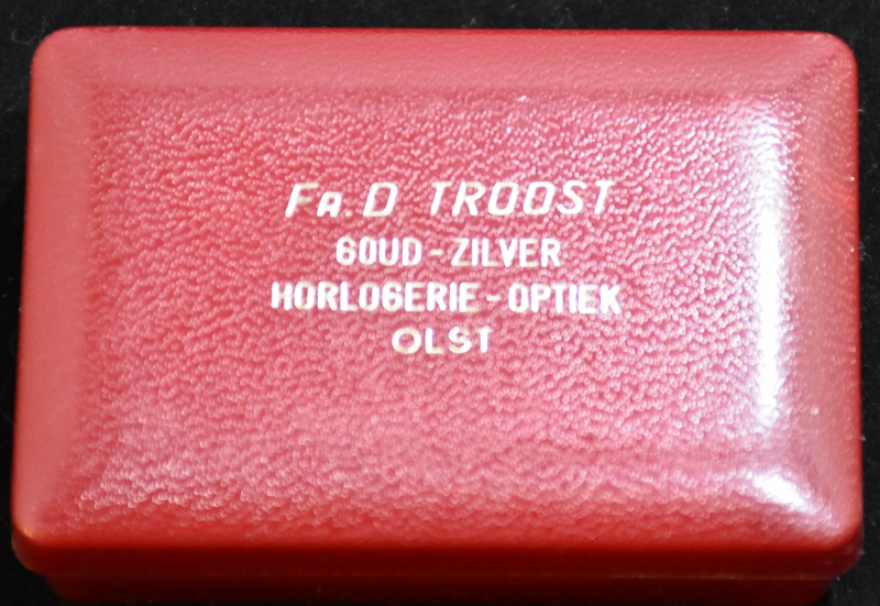 Bekijk detail van "Rood sieradendoosje Fa. D. Troost"