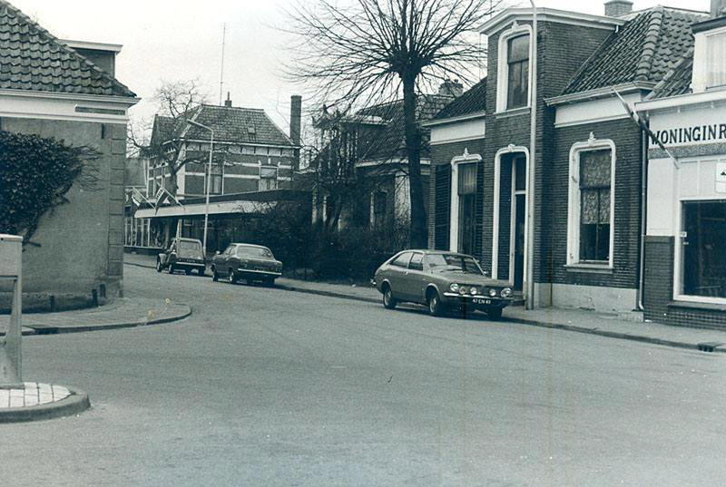 Bekijk detail van "Een kijkje in de A. Geertsstraat, 1975"