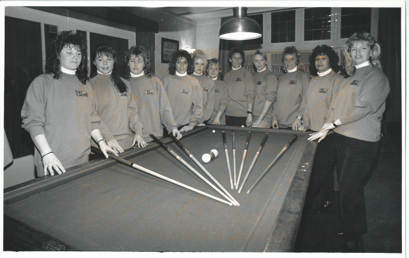 Bekijk detail van "Damesbiljartclub 'Golden Girls', 1993"