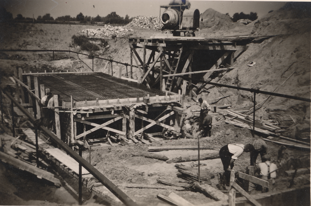 Bekijk detail van "HV37181: Duikerbouw van de Radewijkerbeek."