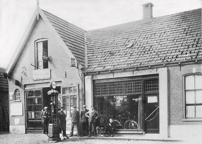 Bekijk detail van "De gebroeders Langenhof in 1931 en Kornegoor"