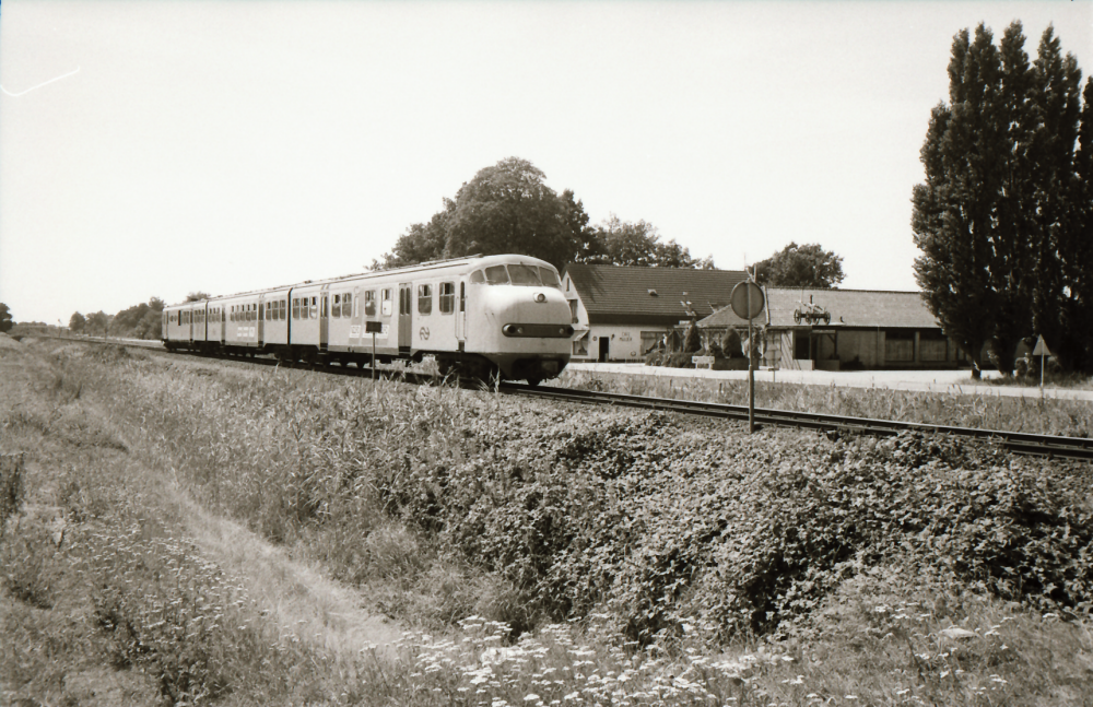 Bekijk detail van "HV42222: Foto van de spoorlijn Hardenberg, Gramsbergen."