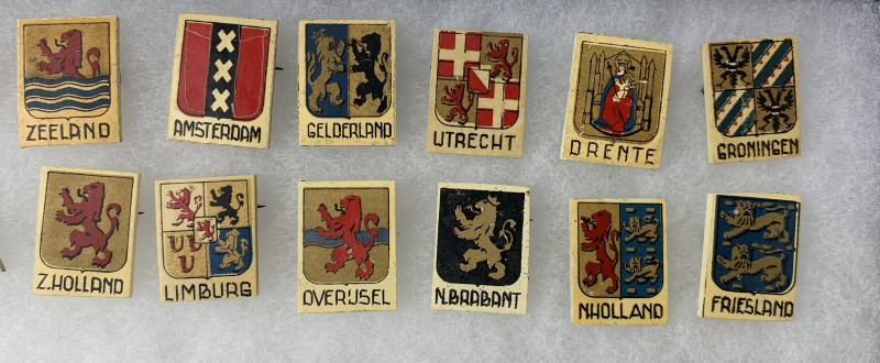 Bekijk detail van "Badges NSB"