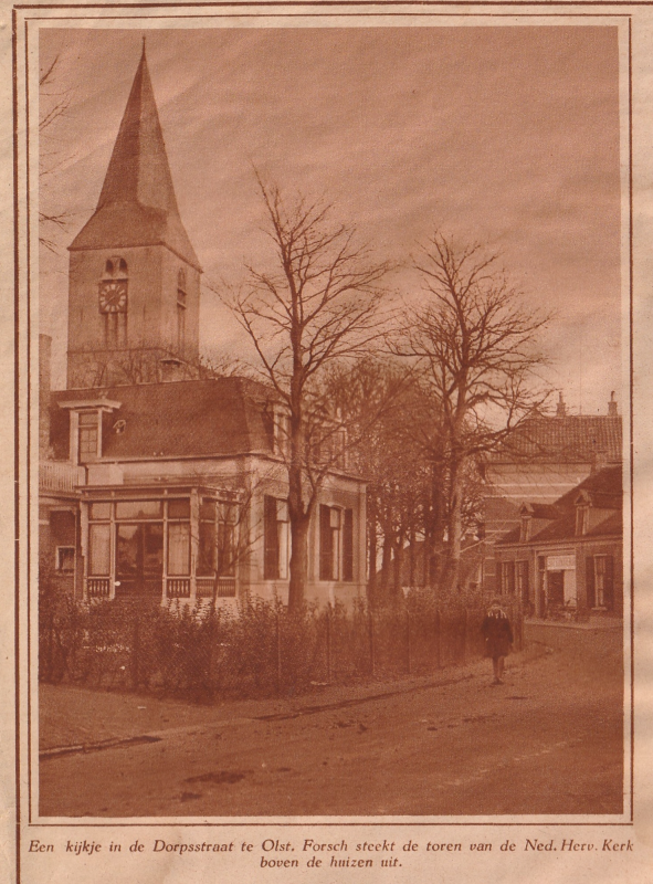 Bekijk detail van "Een kijkje in  de Dorpstraat te Olst, 1931"