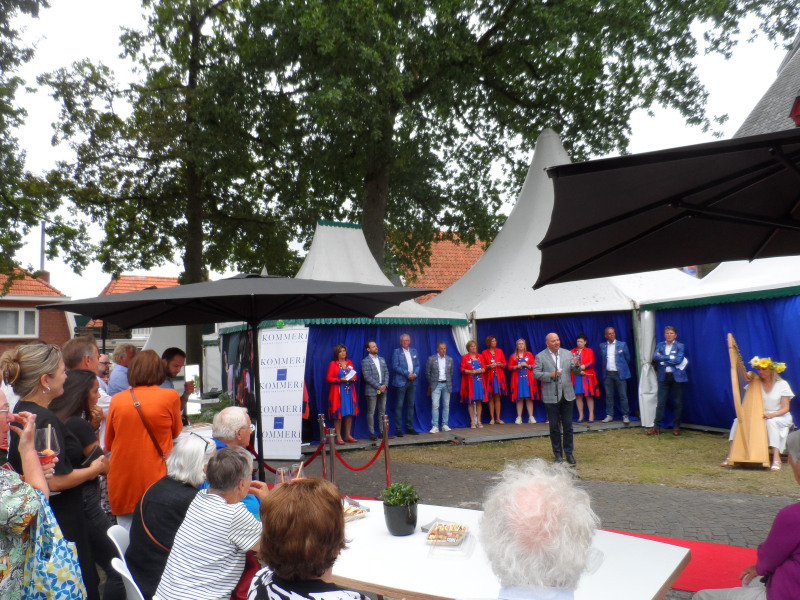 Bekijk detail van "Opening Kunst in Ootmarsum door wethouder Benno Brand"