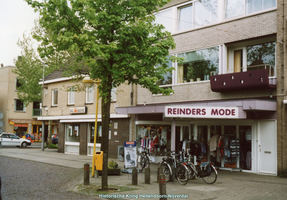 Bekijk detail van "Reinders-mode aan het Keizerserf"