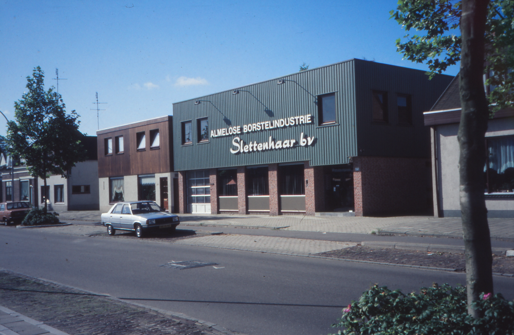 Bekijk detail van "Almelose Borstelindustrie Slettenhaar bv"