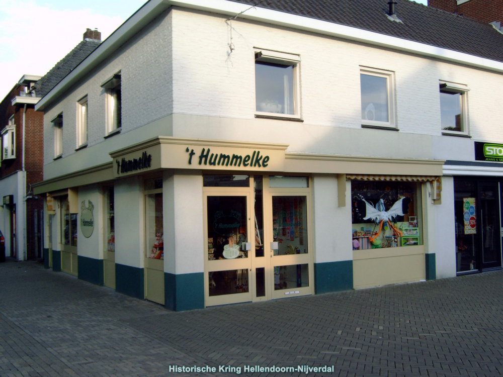 Bekijk detail van "Winkelpand "t Hummelke" op hoek Keizerserf/ Grotestraat"