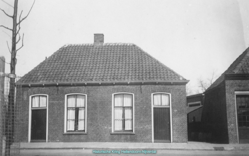 Bekijk detail van "Woningen aan de <span class="highlight">Grotestraat</span> naast Garage Nahuis (rechts)"