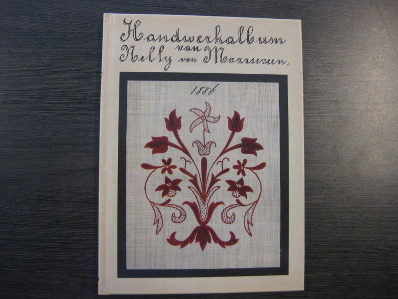 Bekijk detail van "Handwerkalbum van Nelly van Maarseveen, 1886"
