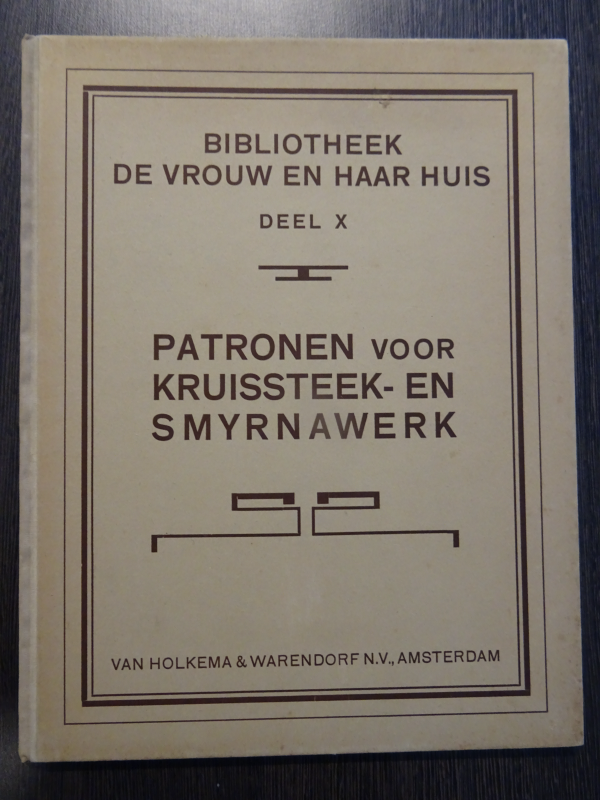 Bekijk detail van "Handwerkboek: Patronen- en Smyrnawerk, ca. 1935"