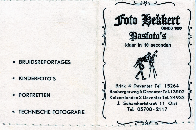 Bekijk detail van "Pasfotomapje: Foto Hekkert"