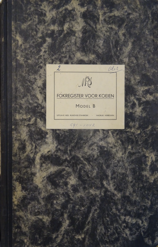 Bekijk detail van "Fokregister voor koeien met aangesloten boeren binnen de gemeente Olst, 1955 - 1959"