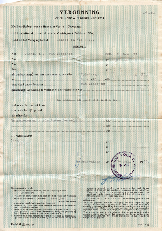 Bekijk detail van "Vergunning uitgereikt aan J.B.J. van Schooten, tot het uitoefenen van de handel in runderen, 30 juli 1963"