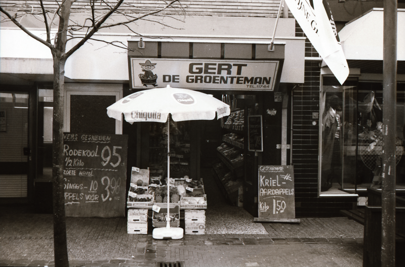 Bekijk detail van "Winkeliers Grotestraat zuid"