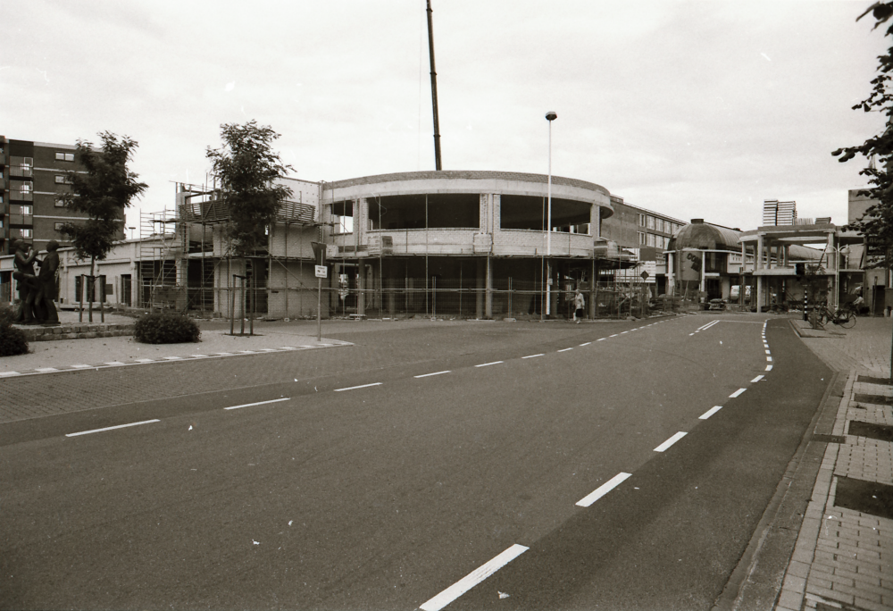 Bekijk detail van "Winkelcentrum De Galerij"