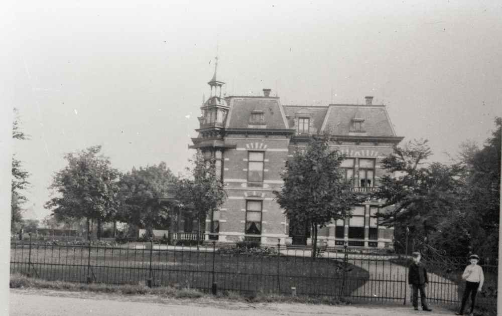 Bekijk detail van "Woningen Wierdensestraat"