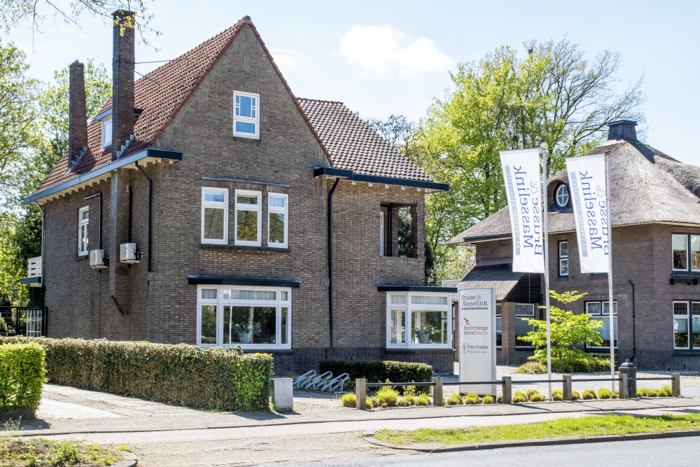 Bekijk detail van "Woningen Wierdensestraat"