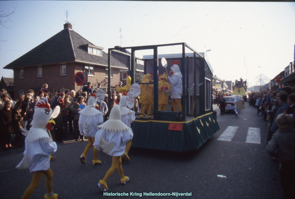 Bekijk detail van "Carnaval W. Alexanderstraat"