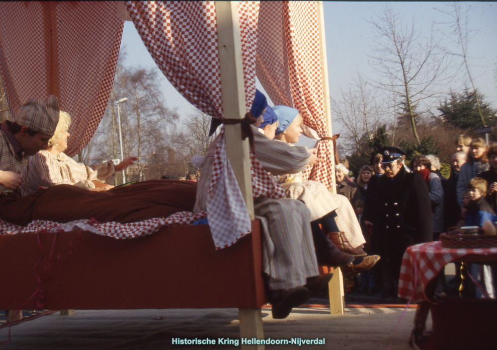 Bekijk detail van "Carnaval W. Alexanderstraat"