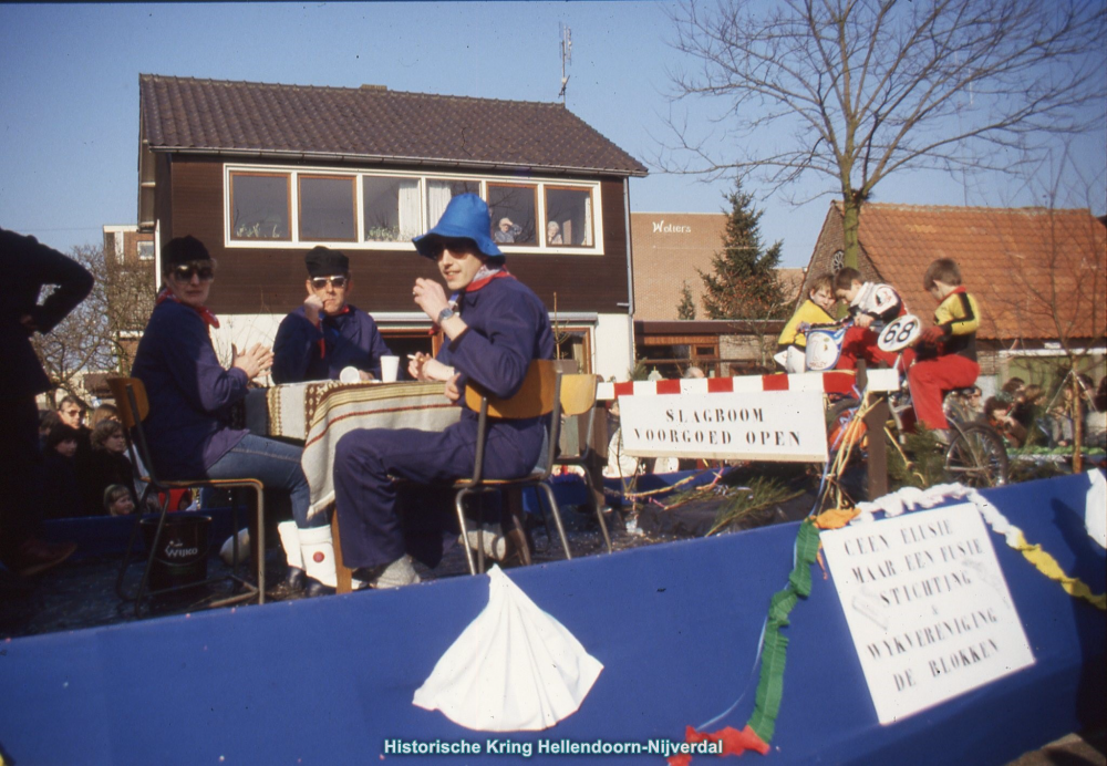 Bekijk detail van "Carnaval W. Alexanderstraat"