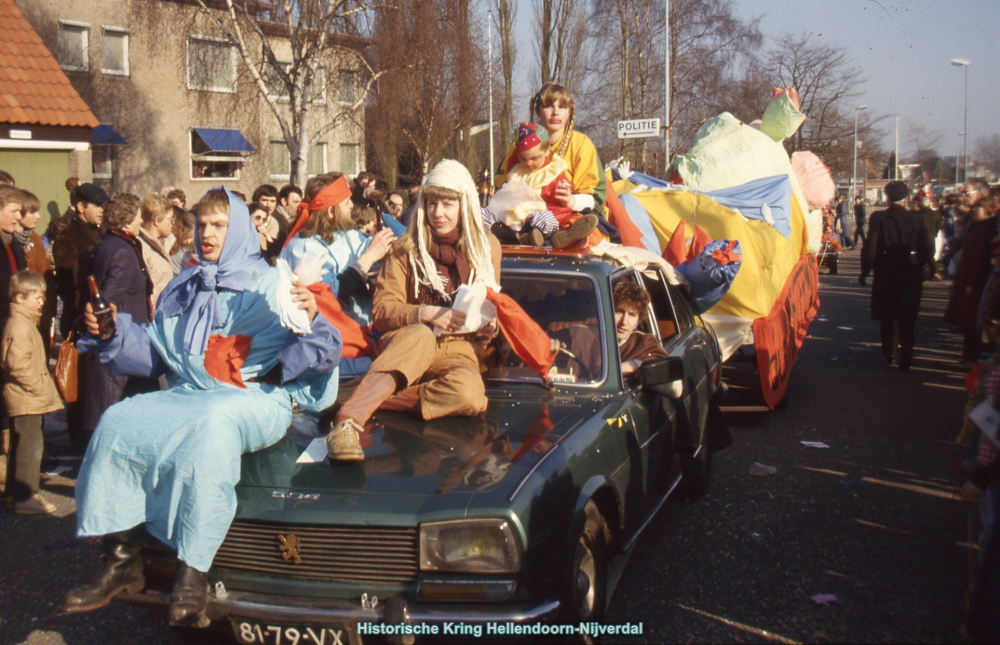 Bekijk detail van "Carnaval W. Alexanderstraat"