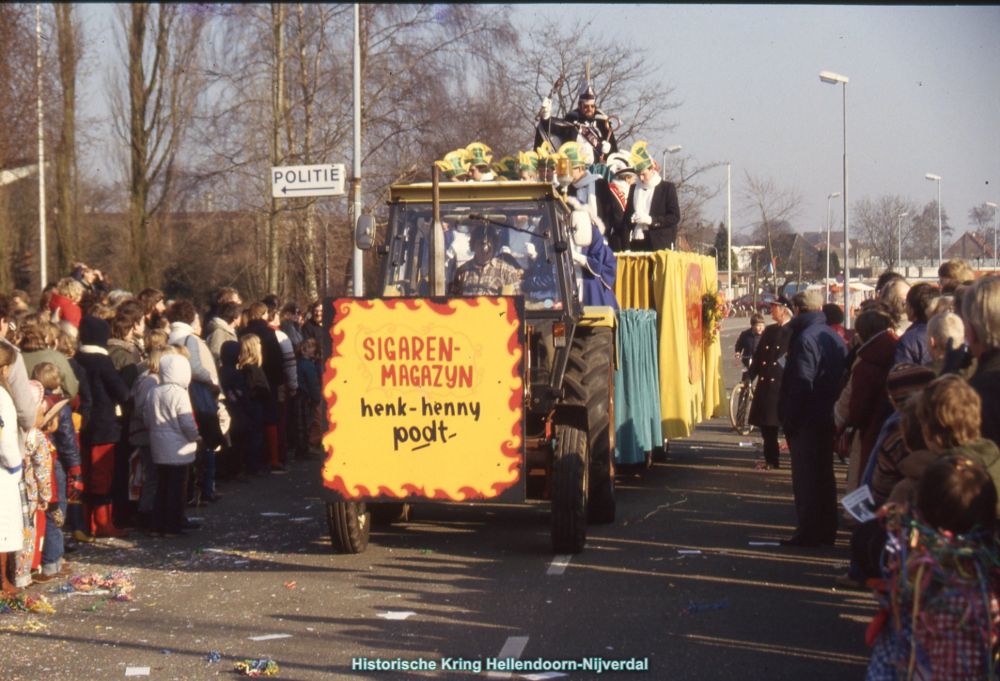 Bekijk detail van "Carnaval W. Alexanderstraat"