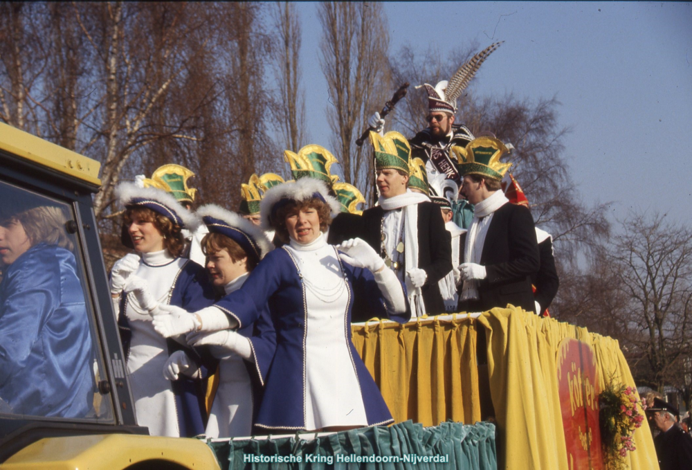 Bekijk detail van "Carnaval W. Alexanderstraat"