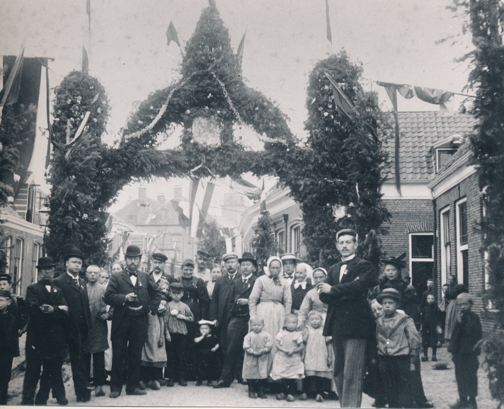 Bekijk detail van "Kroningsfeest H.M. Koningin Wilhelmina"