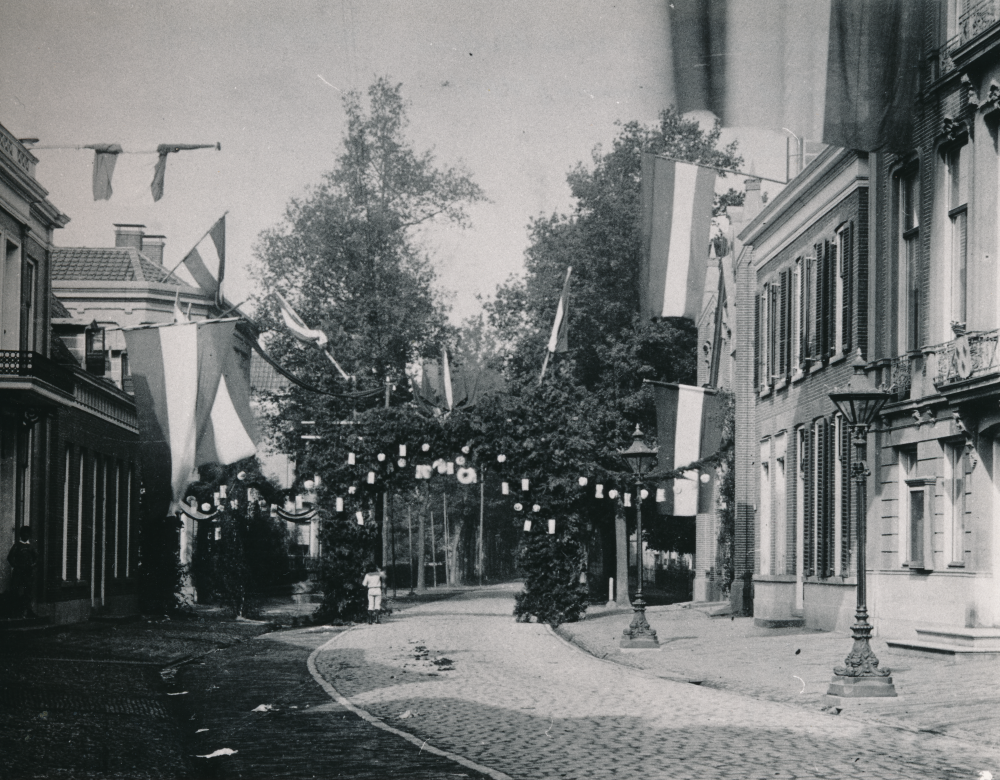 Bekijk detail van "Kroningsfeest H.M. Koningin Wilhelmina"