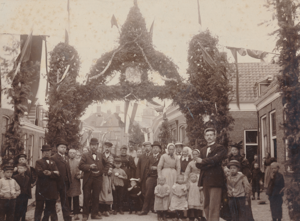 Bekijk detail van "Kroningsfeest H.M. Koningin Wilhelmina"