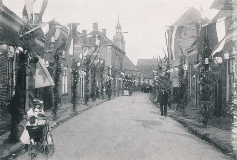 Bekijk detail van "Kroningsfeest H.M. Koningin Wilhelmina"